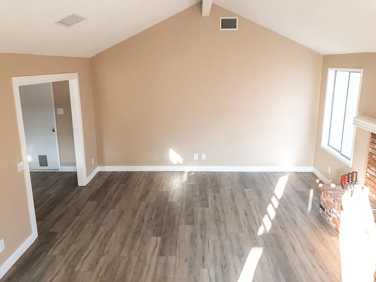 1202 Cambria Ct — Photo 9