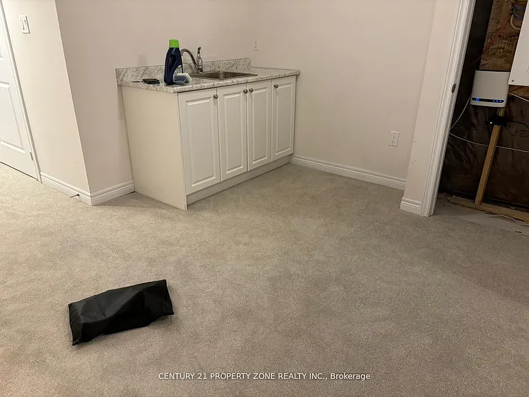 1272 Amherst Gate — Photo 15
