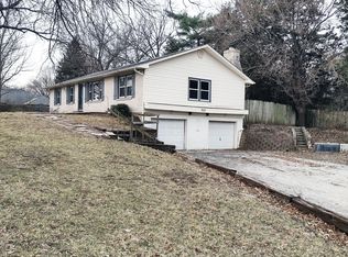 7410 NW Tower Dr, Kansas City, MO 64151