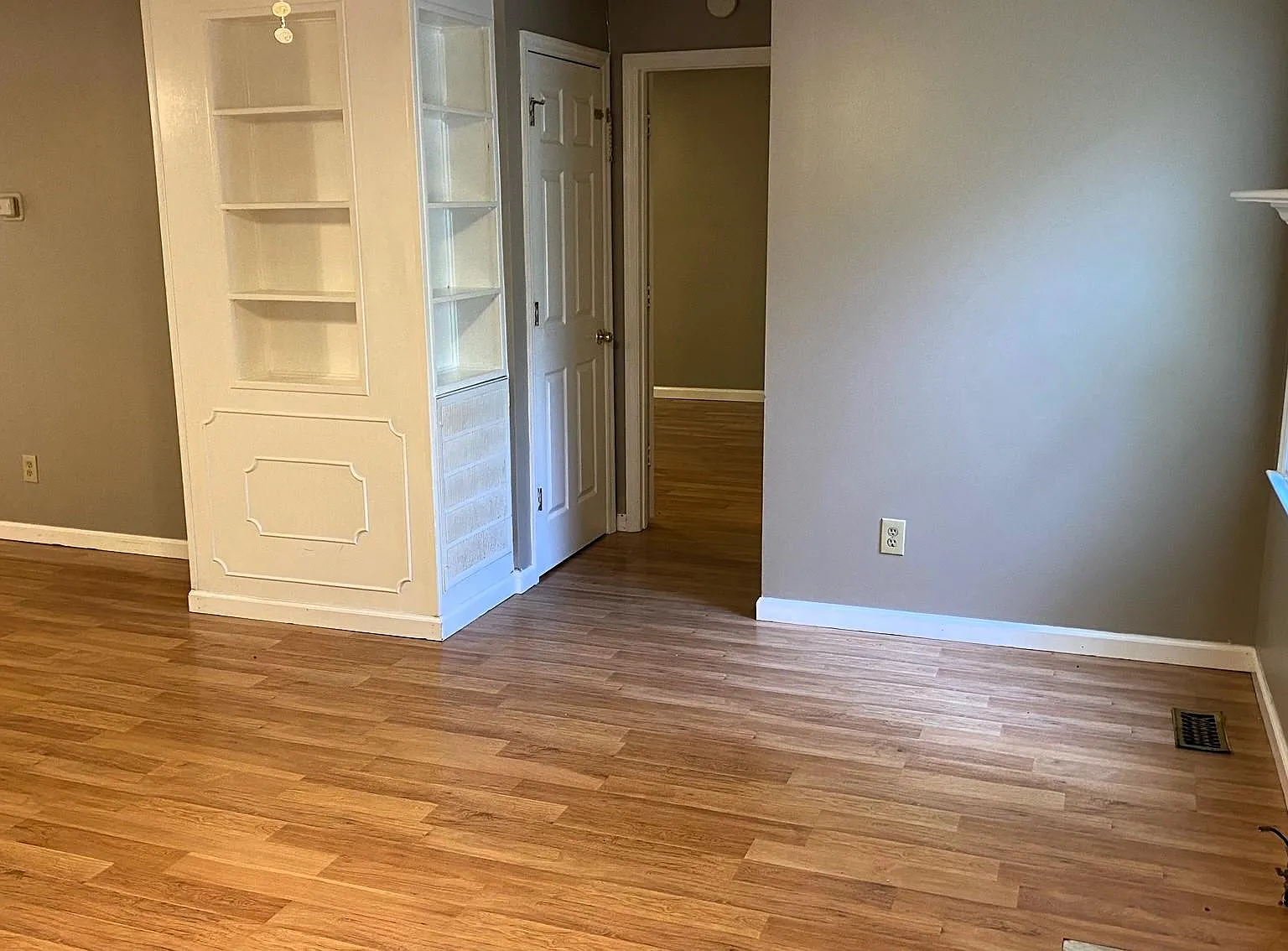 3 bed, 1981 sqft, $1,895 — Photo 3