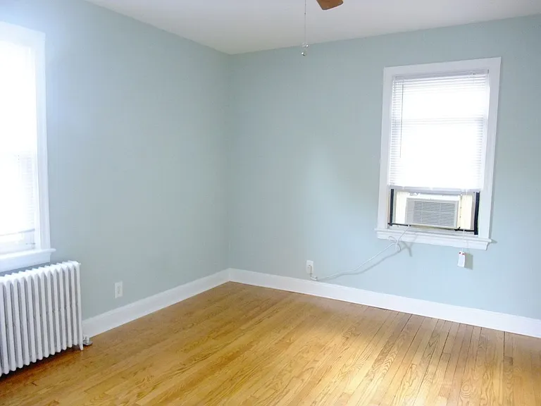 8210 Greenwood Ave — Photo 15