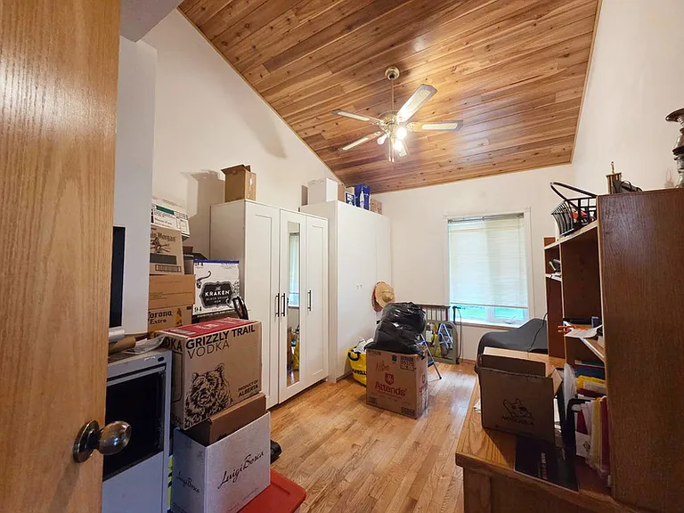 21 Langley Dr #UPPER — Photo 10