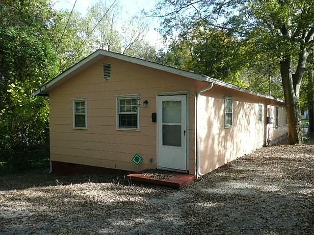1st image of 217 N 11th St