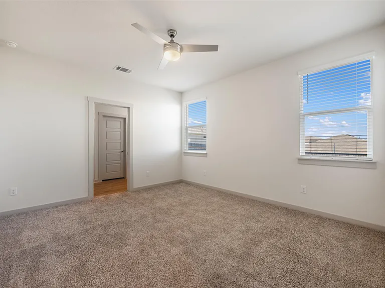 336 Fairfax Ave — Photo 15