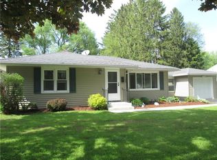 100 Meadowdale Dr, Rochester, NY 14624