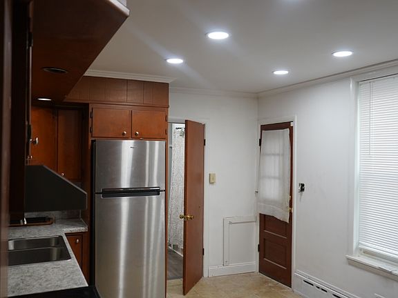 4th image of 920 N 5th St APT 1