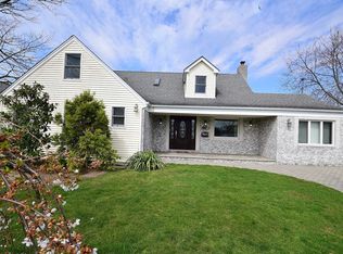 135 Greenway Rd, Long Beach, NY 11561