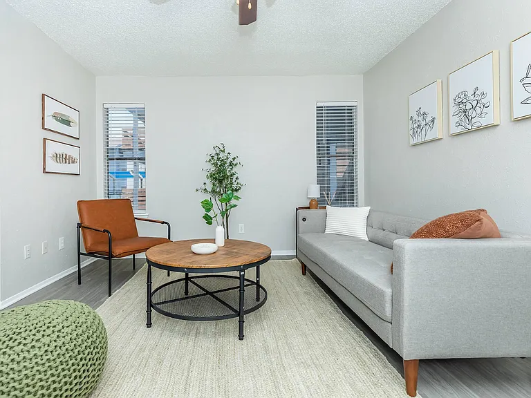 The Waverly Apartments — Photo 11