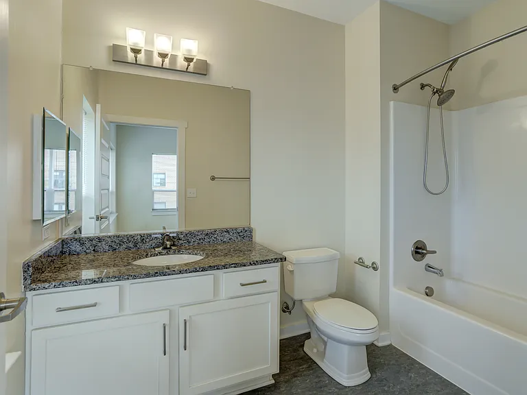 909 Perry St — Photo 33