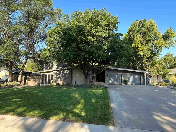 2007 Lincoln Dr, Hays, KS 67601