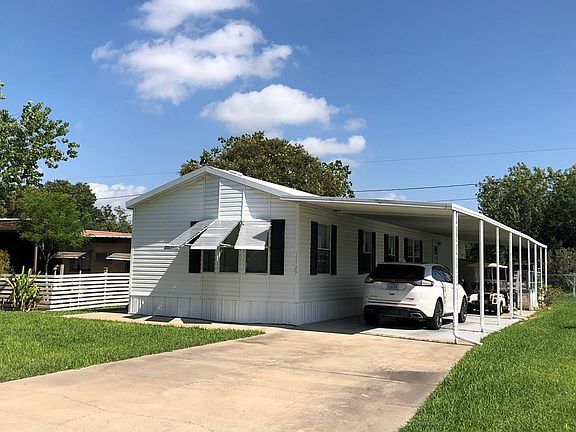 3rd image of 15729 Orange Dr