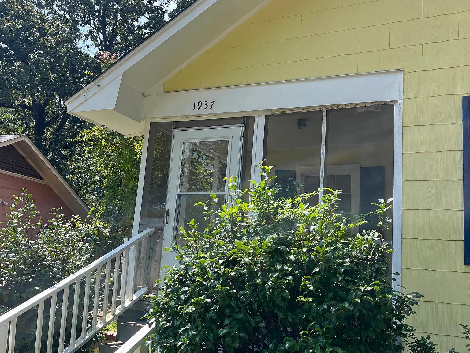 3 bed, $1,100 — Photo 2
