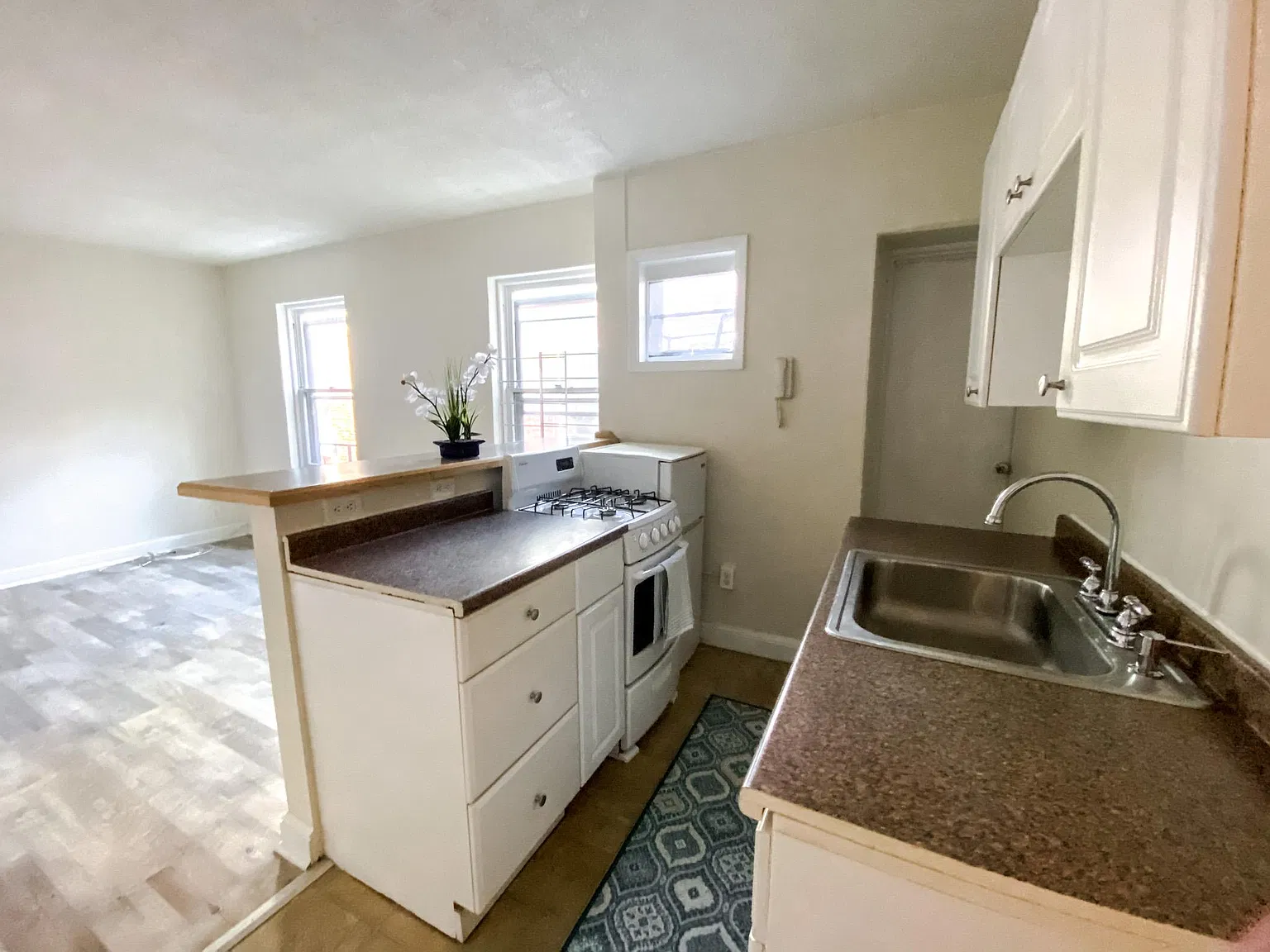 Studio, 280 sqft, $1,150 — Photo 3