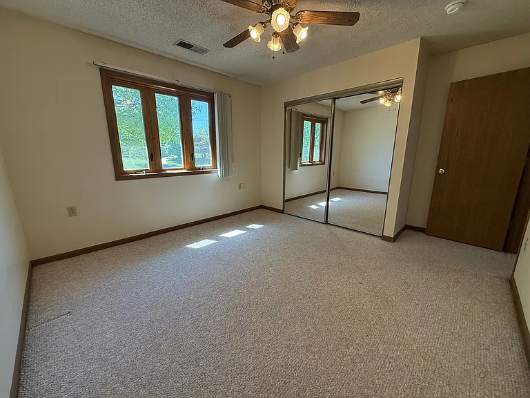 1633-1645 N Country Club Rd — Photo 6