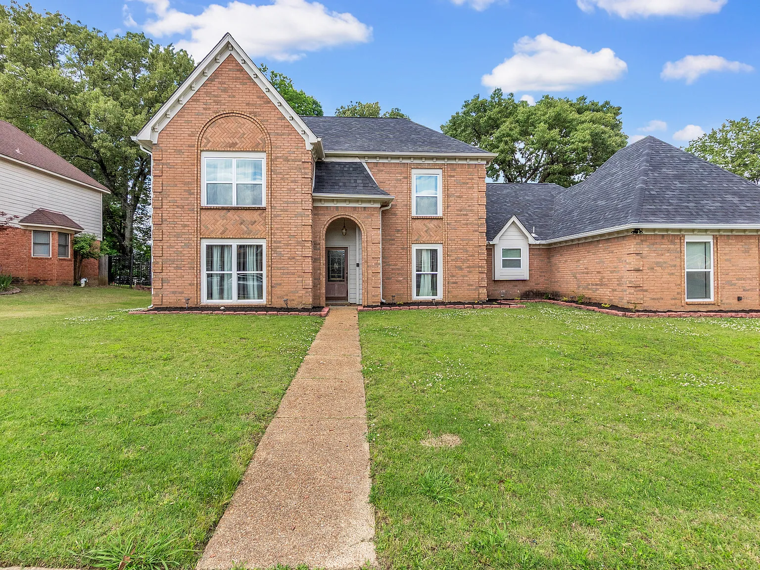 5 bed, 2.5 bath, 2029 sqft, $9,999 — Photo 1