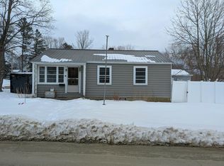 26 Cedar St, Dexter, ME 04930