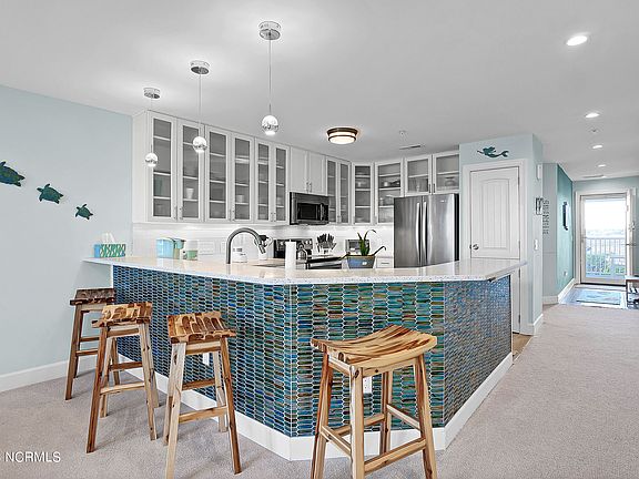 4th image of 2504 N Lumina Avenue Ext #3B