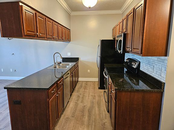2nd image of 1234 Suncrest Vlg
