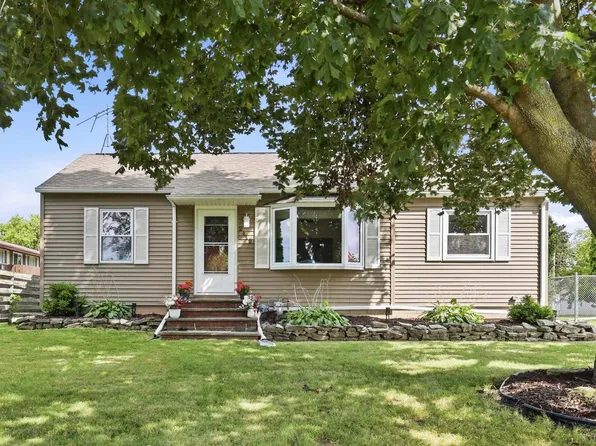 2412 Carleton Ave, Appleton, WI 54915