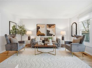 424 Jackson St W, Hamilton, ON L8P 1N4