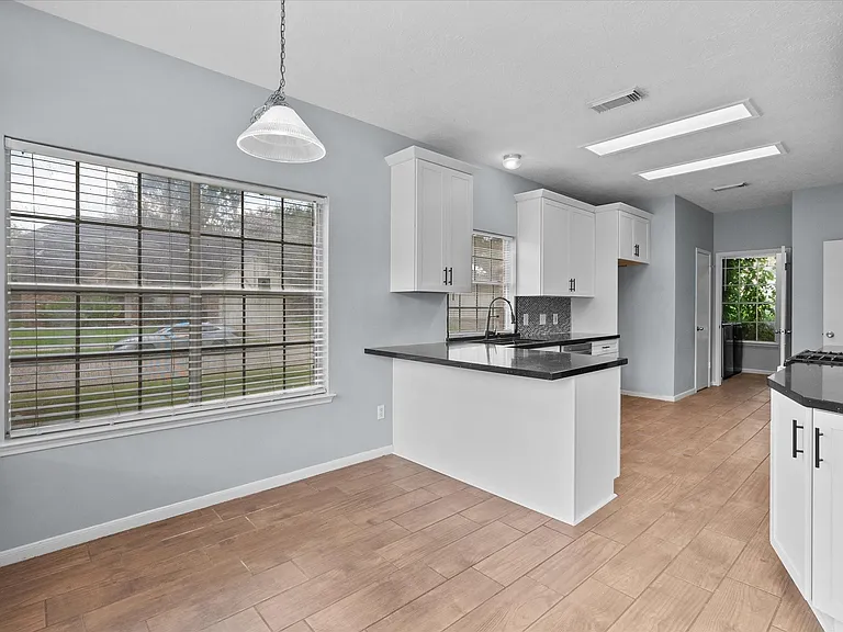4915 Stone Harbor Dr — Photo 10