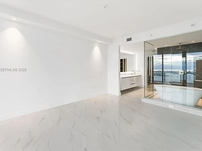 700 NE 24th St #5401 — Photo 16