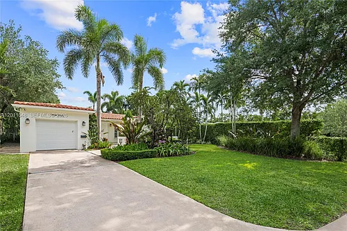 1111 Placetas Ave Photo 1