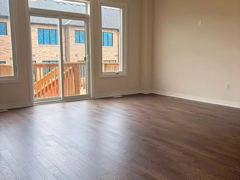 2909 Nakina St — Photo 4