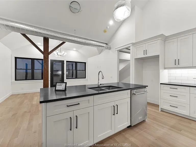 247 Brock St #403 — Photo 5