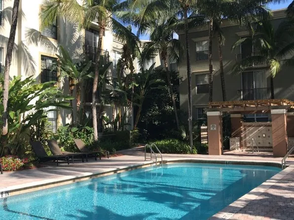 1900 Van Buren St, Hollywood, FL