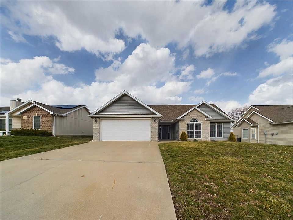 1st image of 1519 Cloverleaf Dr