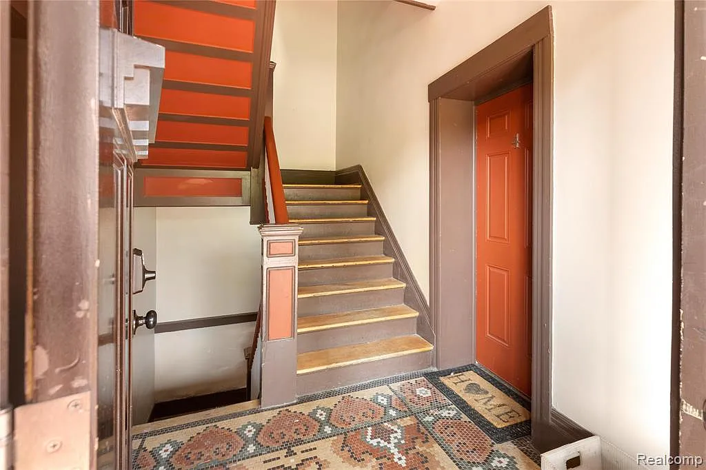 2 bed, 1.0 bath, 750 sqft, $1,150 — Photo 2