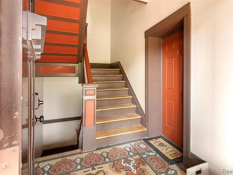 109 Leicester Ct #1 — Photo 2