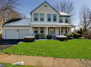 13703 Southernwood Ct, Chantilly, VA 20151