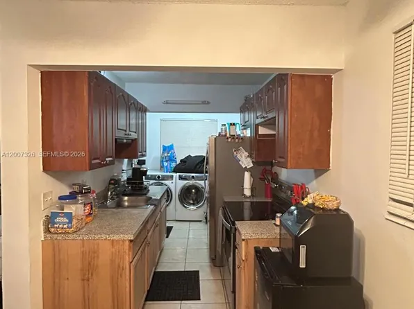 1100 NE 1st Ct APT 104, Hallandale, FL 33009