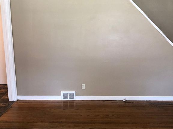 5th image of 2486 Independence Ave