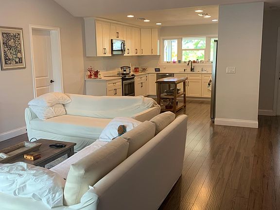 3rd image of 2557 Pelican Dr
