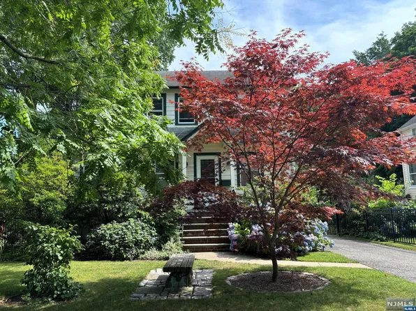 290 Windsor Rd, Englewood, NJ 07631