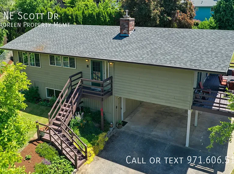 64 NE Scott Dr — Photo 1