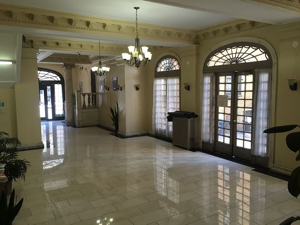 1st image of 286 Saint Johns Pl
