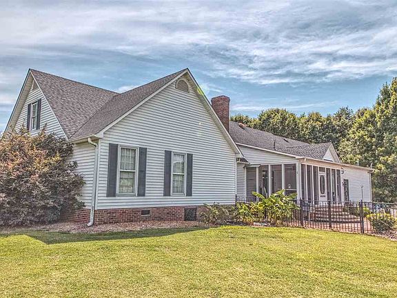 2nd image of 146 Country Lake Cir