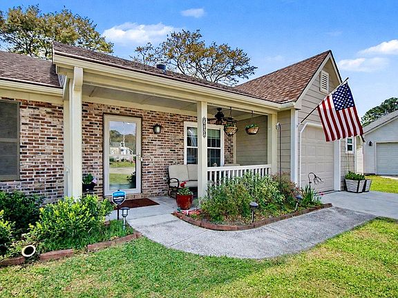 3rd image of 607 Bluebird Ln.