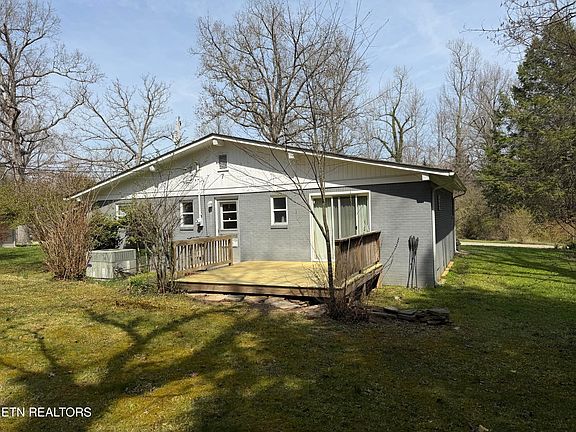 5th image of 38 Oak Ln