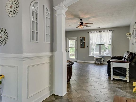 5th image of 510 Sebastian Dr