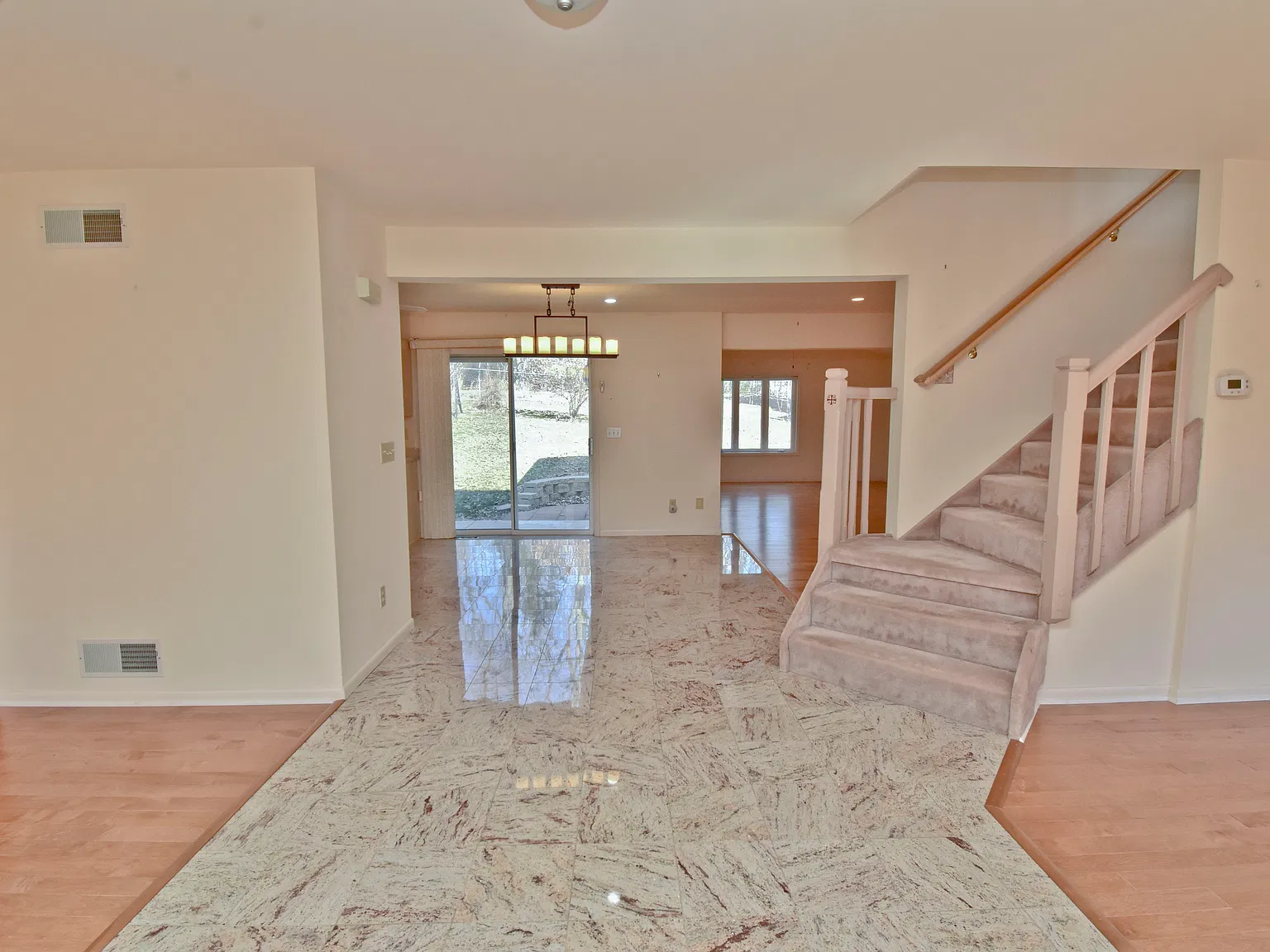 4 bed, 2626 sqft, $2,895 — Photo 3