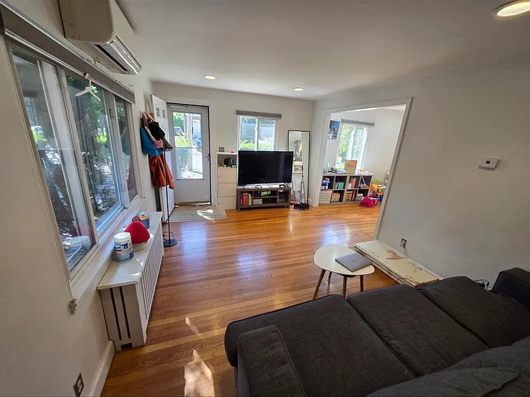 33 Court St — Photo 5