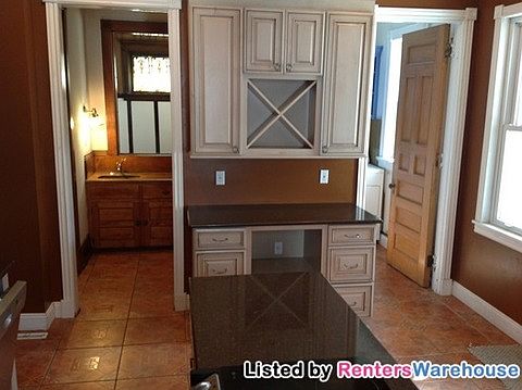 4th image of 1647 N Van Buren St #1