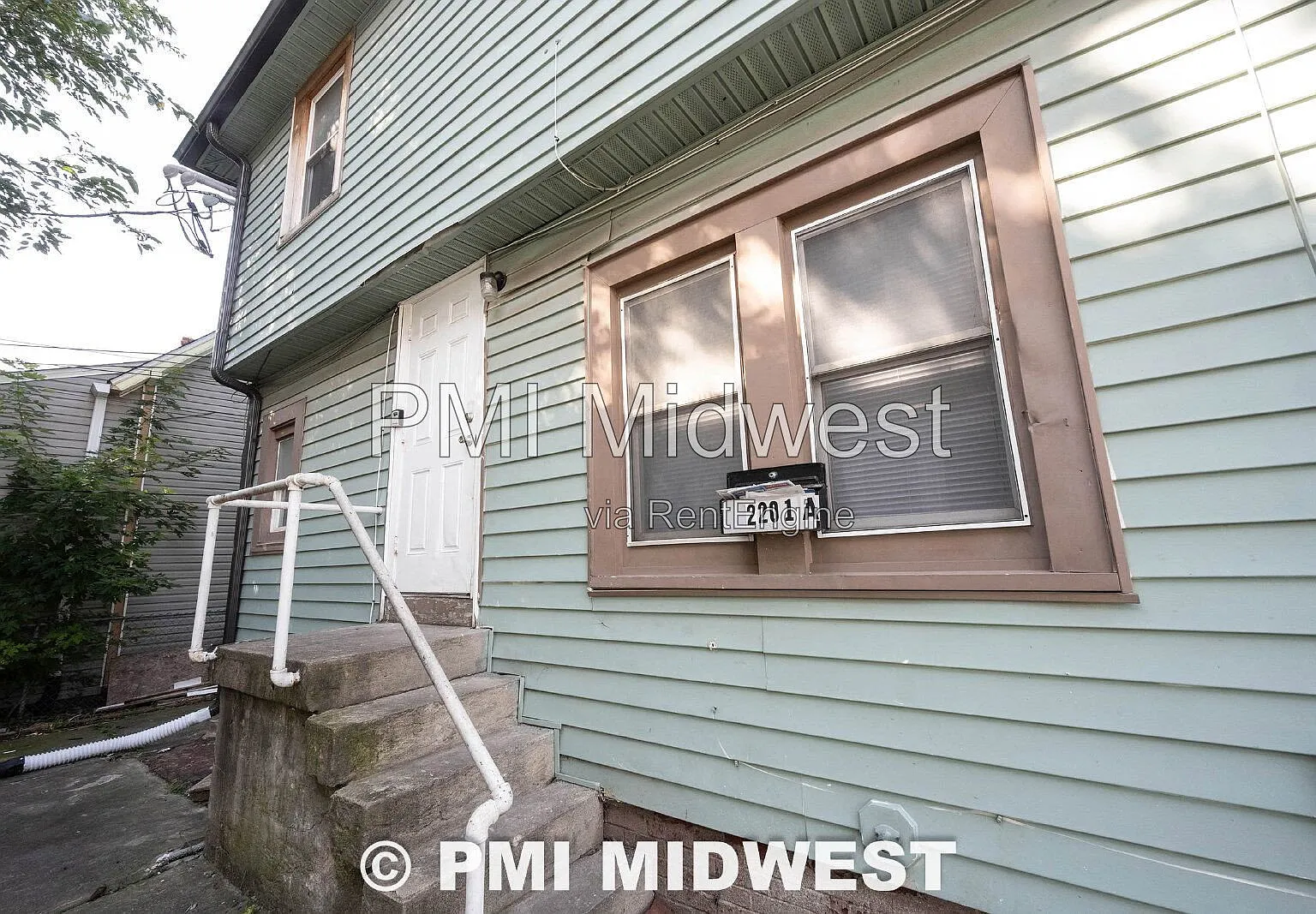 4 bed, 2.0 bath, 900 sqft, $1,450 — Photo 3