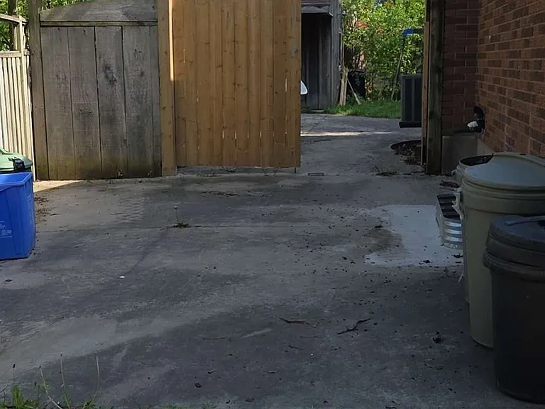 116 Paperbirch Cres E #UPPER — Photo 9