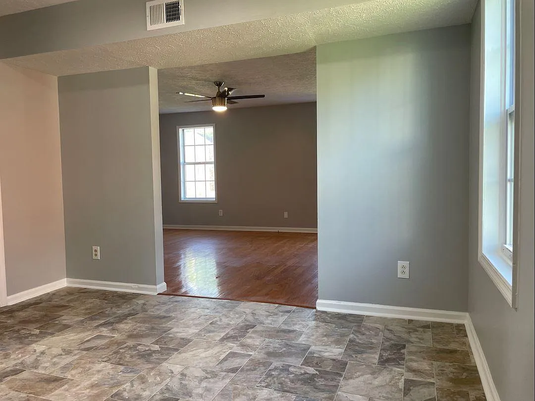 1686 Classic View Dr — Photo 3